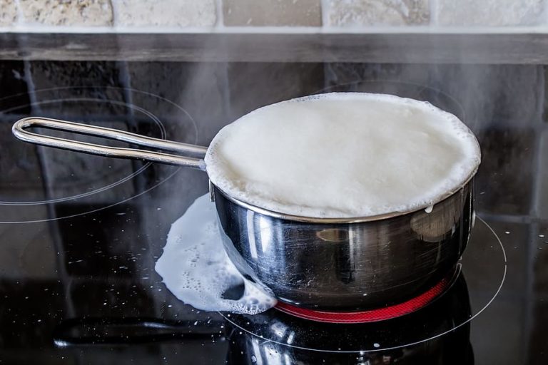 How to Clean an Induction Stovetop Best Tips for Cleaning Induction