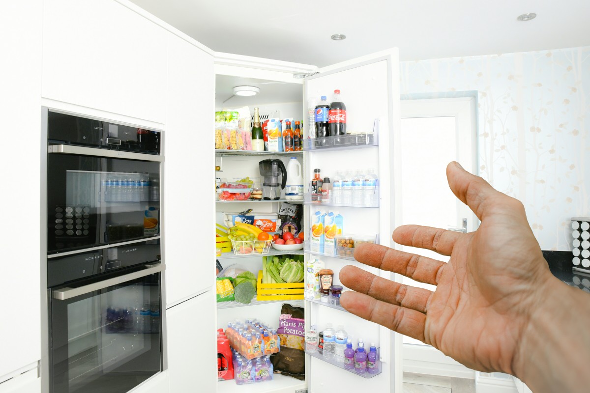 Best Tips To Keep Your Refrigerator Smelling Fresh And Clean TechnOmipro